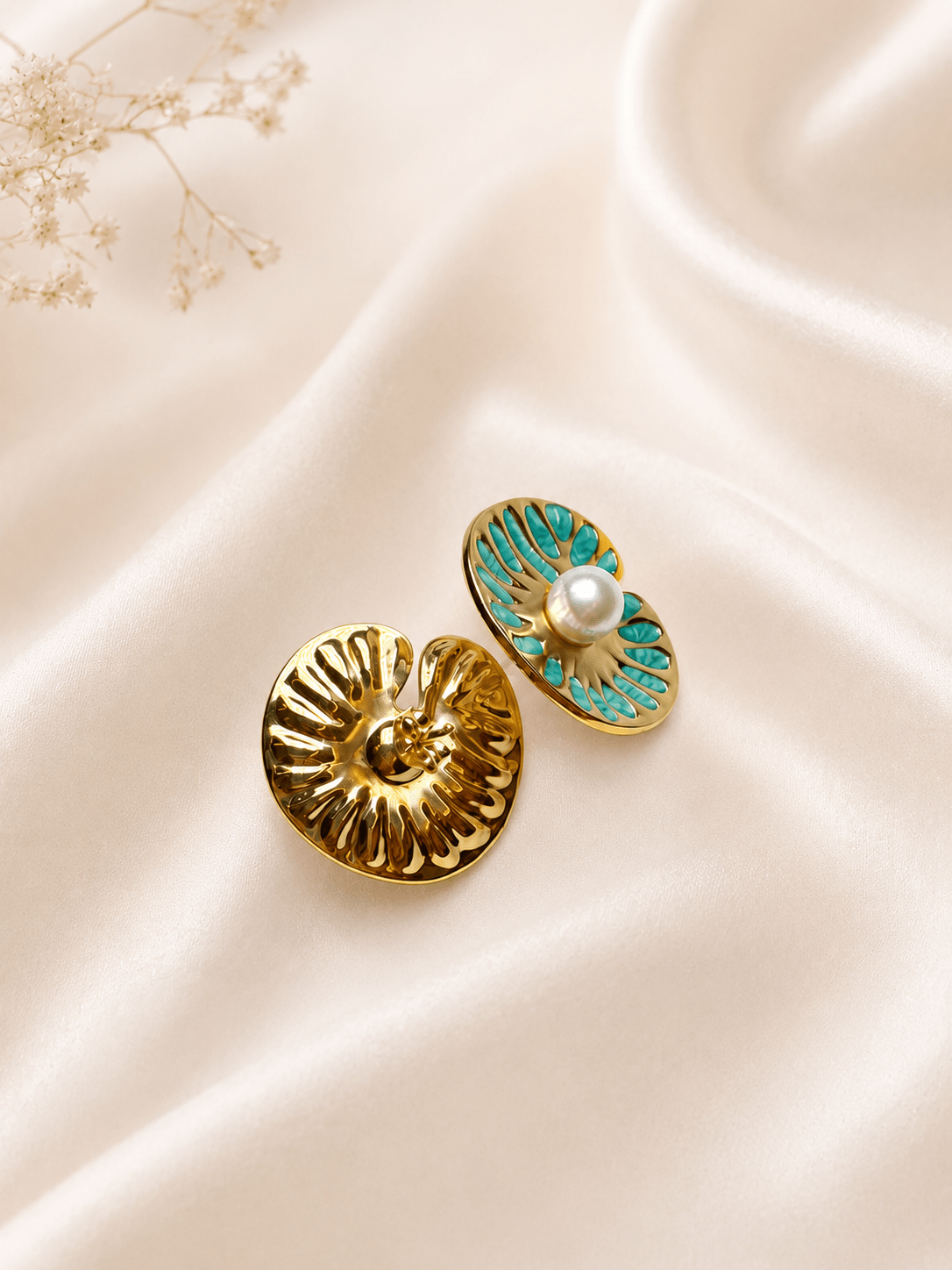 Turquoise Enamel Pearl Stud Earrings - violinas