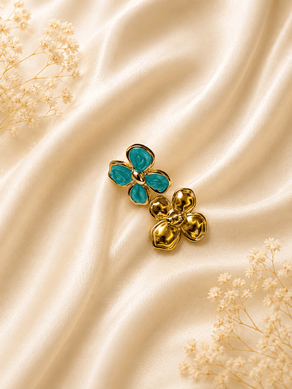 Turquoise Flower Enamel Stud Earrings - violinas
