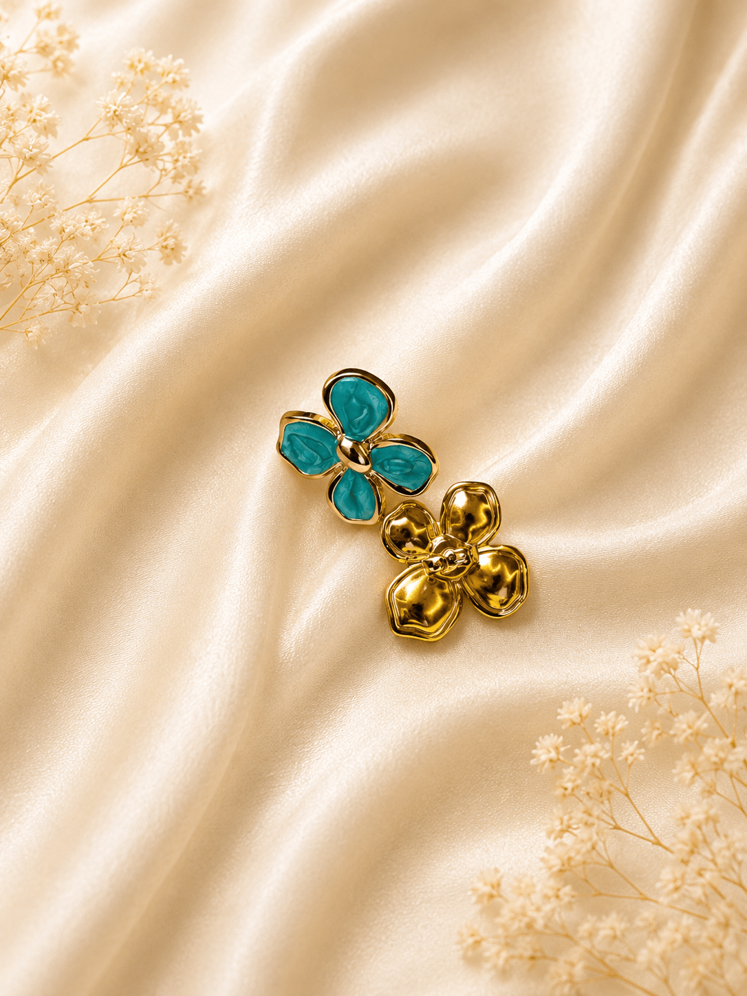 Turquoise Flower Enamel Stud Earrings - violinas